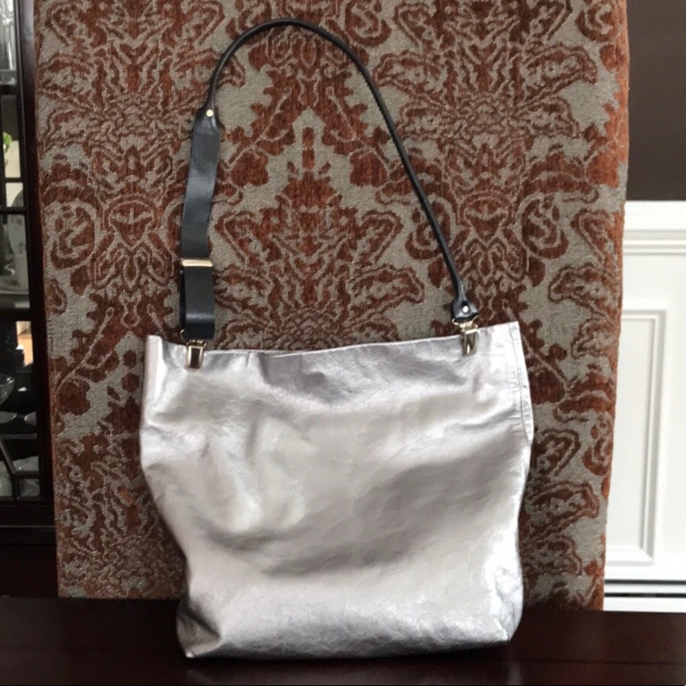 Ann Demeulemeester : Silver bag with removable, interchangeable straps - Picture 11 of 12